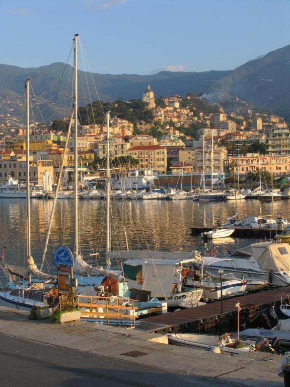 Casa Vacanza Rossella سانريمو المظهر الخارجي الصورة