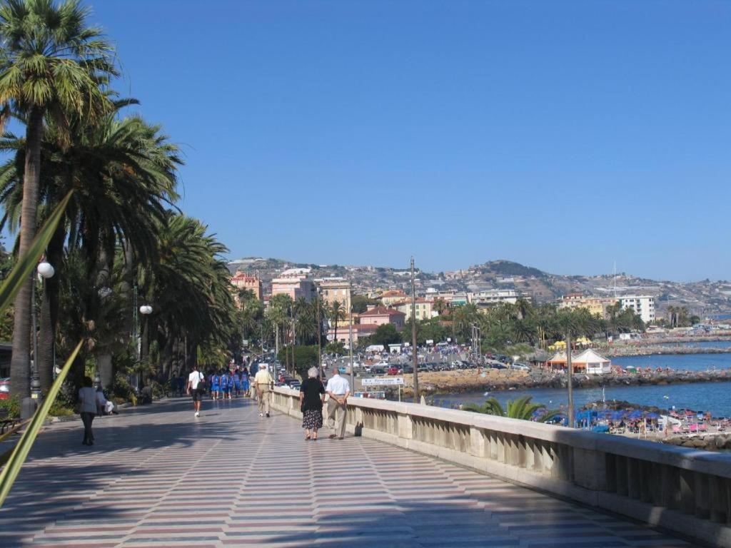 Casa Vacanza Rossella سانريمو المظهر الخارجي الصورة
