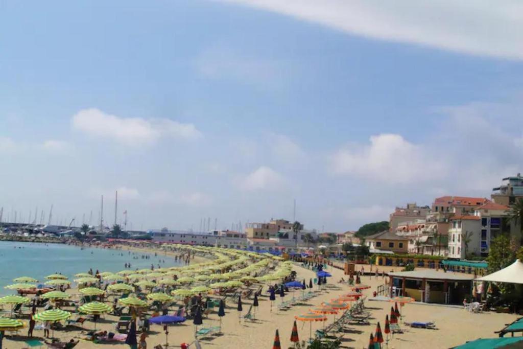 Casa Vacanza Rossella سانريمو المظهر الخارجي الصورة